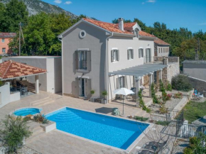 Holiday Home Frangipane - CKV405